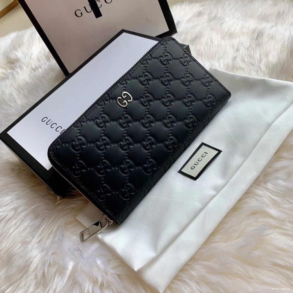 First bag ru LEATHER ZIP AROUND GUCCI WALLET 0726